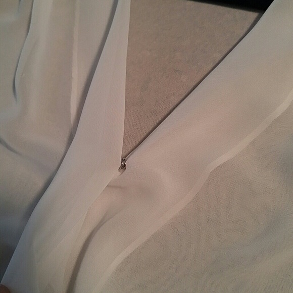 🌺Bisou Bisou Sheer Crossover Blouse🌺 - Picture 6 of 6